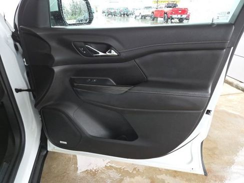 Used 2023 GMC Acadia SLT image 49