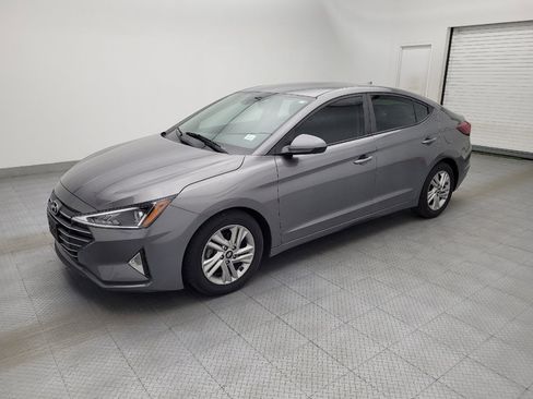 Used 2020 Hyundai Elantra SEL image 2