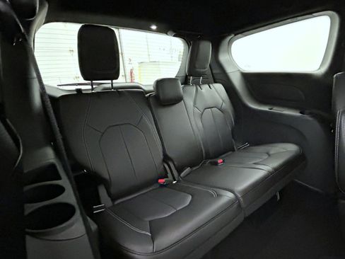 New 2026 Chrysler Pacifica Select image 18