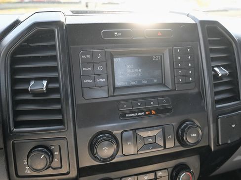 Used 2016 Ford F150 XL w/ Heavy-Duty Payload Package image 28