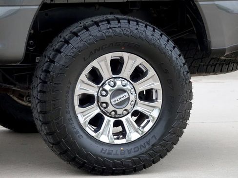 Used 2019 Ford F250 XLT w/ XLT Premium Package AWD/4WD image 14