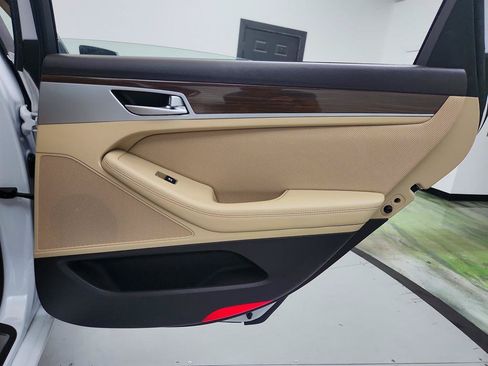 Used 2018 Genesis G80 3.8 RWD image 30