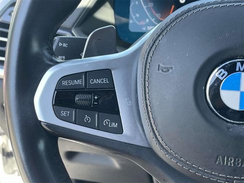 Used 2022 BMW X6 xDrive40i w/ Executive Package image 19