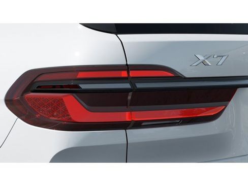 New 2026 BMW X7 xDrive40i image 8