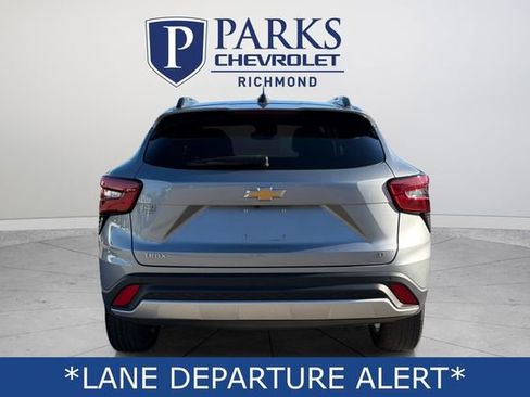 Certified 2025 Chevrolet Trax LT w/ Driver Confidence Package image 7