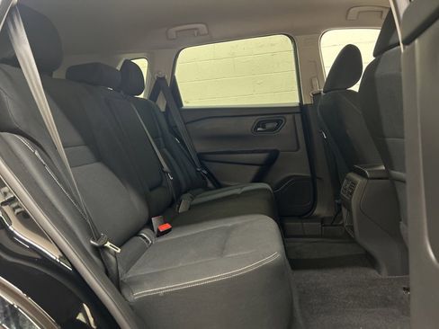 Used 2024 Nissan Rogue S image 9