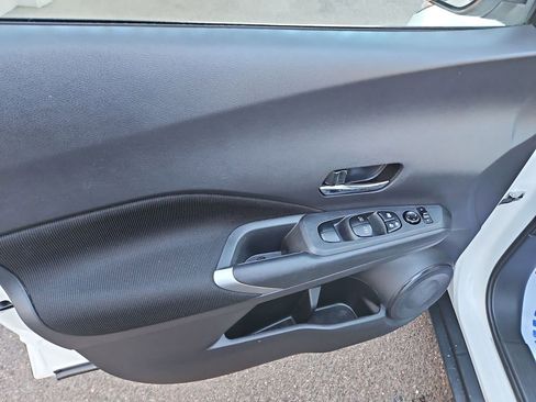 Used 2021 Nissan Kicks SV image 10