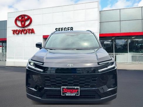 Used 2026 Toyota RAV4 XLE Premium AWD/4WD image 13