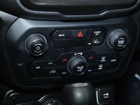 Used 2022 Jeep Renegade Latitude w/ Convenience Group AWD/4WD image 27