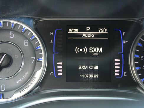 Used 2015 Chrysler 200 Limited w/ Convenience Group image 27