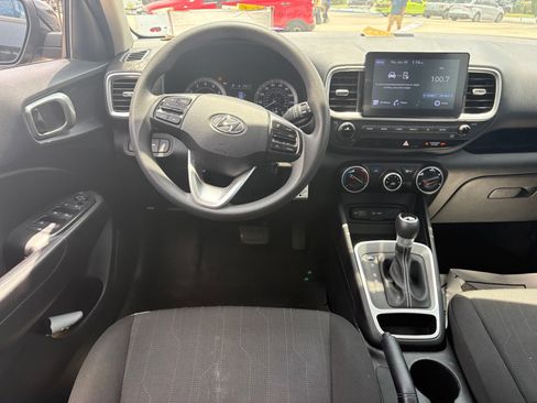 Used 2022 Hyundai Venue SE w/ Cargo Package FWD image 8