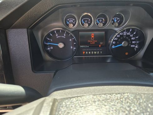 Used 2016 Ford F250 Platinum w/ FX4 Off-Road Package AWD/4WD image 17