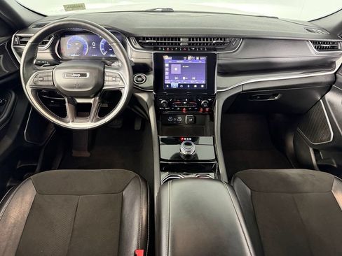 Certified 2022 Jeep Grand Cherokee L Laredo RWD image 13