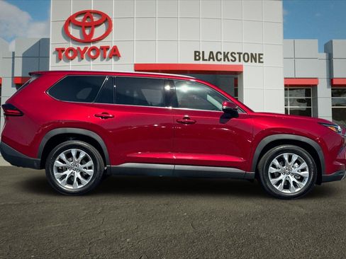 Certified 2026 Toyota Grand Highlander AWD image 2