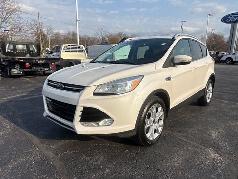 Used 2016 Ford Escape Titanium image 2