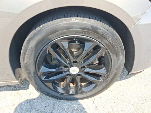 Used 2017 Chevrolet Malibu LT FWD image 23
