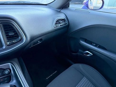 Used 2016 Dodge Challenger R/T w/ Driver Convenience Group image 38