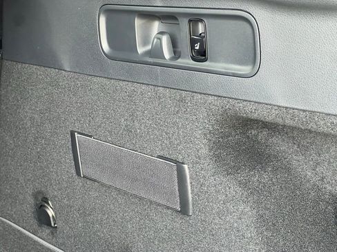 Certified 2026 Mercedes-Benz GLC 300 4MATIC image 41