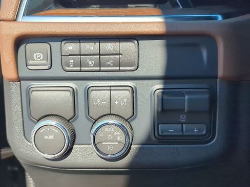 New 2026 Chevrolet Tahoe High Country w/ Sun And Tow Package image 17