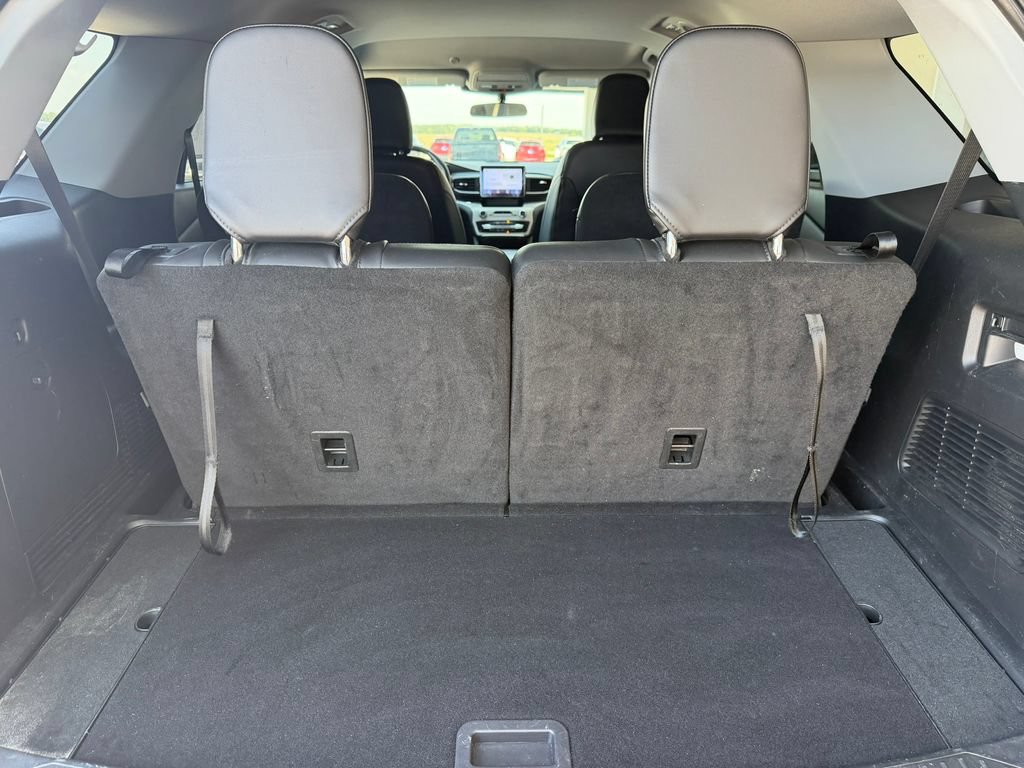 Used 2023 Ford Explorer XLT w/ Equipment Group 202A AWD/4WD image 21