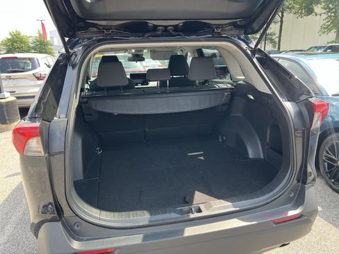Used 2025 Toyota RAV4 XLE AWD/4WD image 22