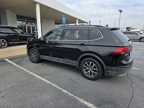 Used 2019 Volkswagen Tiguan SE w/ Panoramic Sunroof Package image 15
