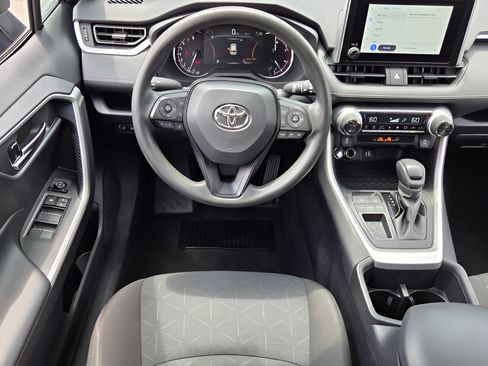 Used 2024 Toyota RAV4 XLE FWD image 12