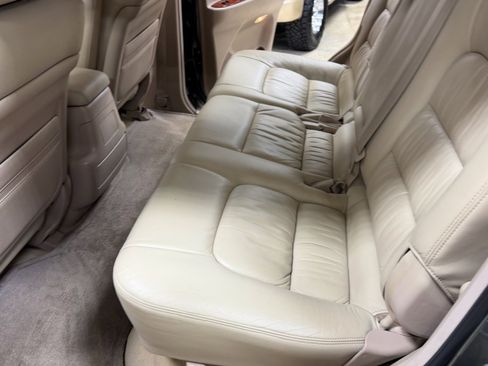 Used 1999 Lexus LX 470 4WD image 23