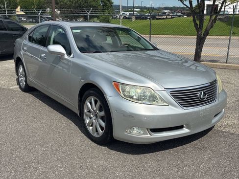 Used 2009 Lexus LS 460 AWD image 2