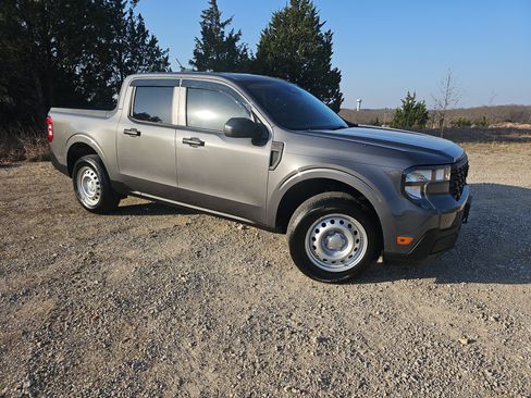 Used 2025 Ford Maverick XL w/ Equipment Group 102A image 2