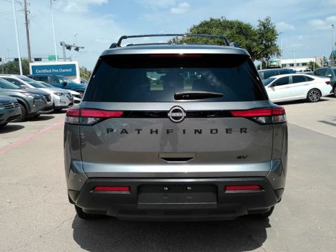 Used 2024 Nissan Pathfinder SV w/ Black Appearance Package FWD image 7