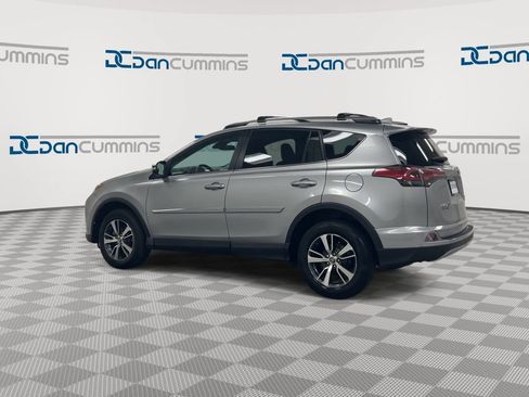 Used 2017 Toyota RAV4 XLE AWD/4WD image 6
