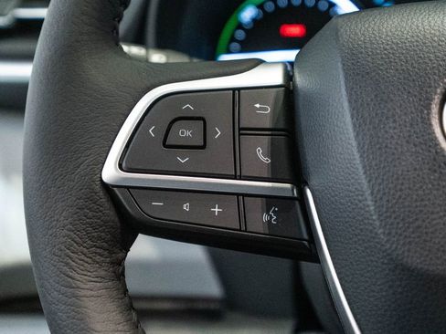 New 2026 Toyota Sienna XLE FWD image 19