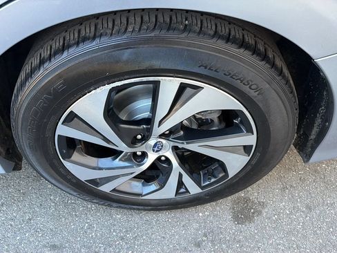 Used 2024 Subaru Legacy Premium AWD/4WD image 9