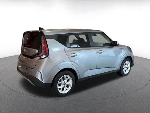 Used 2025 Kia Soul LX w/ LX Technology Package image 12