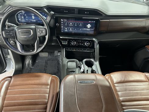 Certified 2025 GMC Sierra 3500 Denali Ultimate AWD/4WD image 22