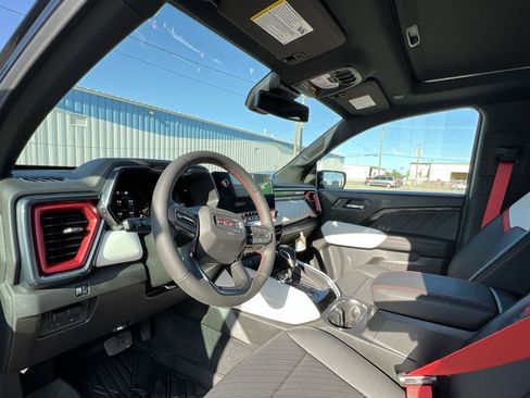 New 2025 GMC Canyon AT4 w/ AT4X Package image 10