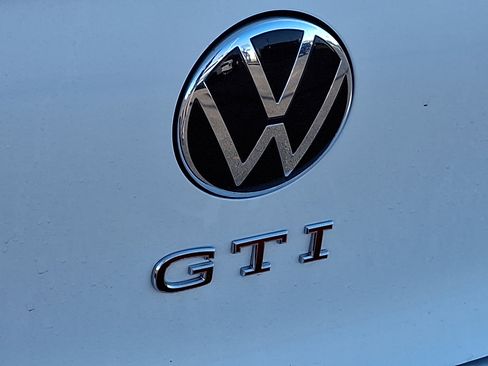 Used 2025 Volkswagen GTI SE image 30