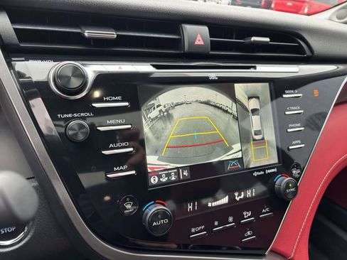 Used 2018 Toyota Camry XSE image 22