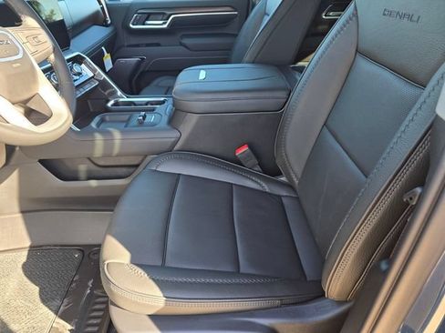 New 2026 GMC Sierra 2500 Denali w/ Denali Reserve Package AWD/4WD image 17