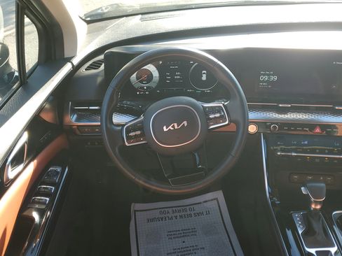Used 2024 Kia Carnival SX Prestige image 14