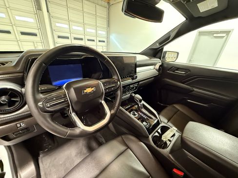 Used 2023 Chevrolet Colorado LT w/ LT Convenience Package III image 12