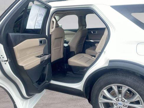 Used 2023 Ford Explorer XLT w/ Equipment Group 202A AWD/4WD image 13