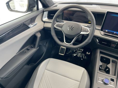 New 2026 Volkswagen Tiguan SE R-Line image 27