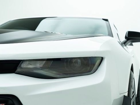 Used 2018 Chevrolet Camaro ZL1 image 11