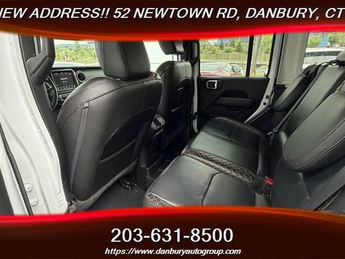Used 2023 Jeep Wrangler Unlimited Sahara AWD/4WD image 14