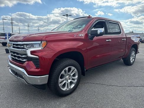 Used 2025 Chevrolet Silverado 1500 LTZ w/ LTZ Premium Package image 7