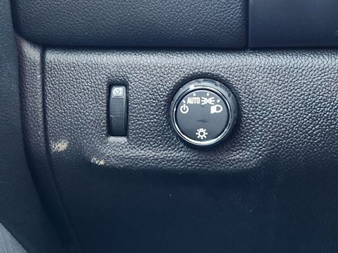 Used 2022 Chevrolet Colorado LT w/ Fleet Safety Package image 22