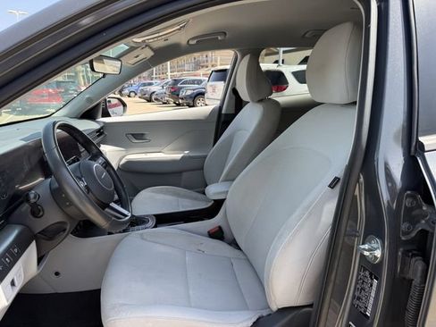 Used 2024 Hyundai Kona SEL AWD/4WD image 24