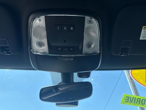 Used 2017 Dodge Durango R/T image 29